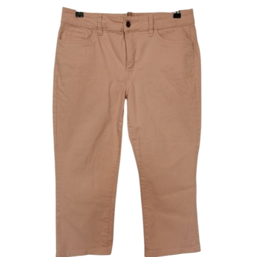 Chaps Slimming Mid-Rise 5-Pocket Denim Capris in Light Pink - Sz 8
